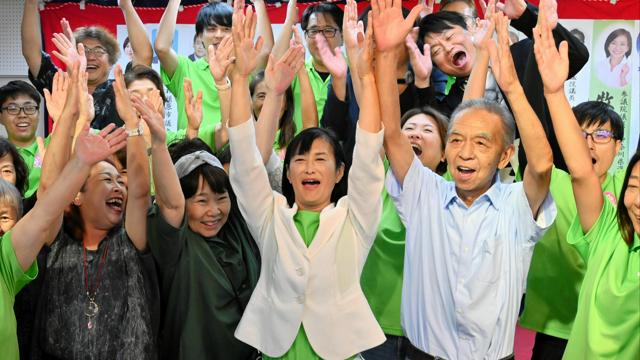 座間市長選、自民系推す元議長破り　現職・佐藤弥斗氏が再選